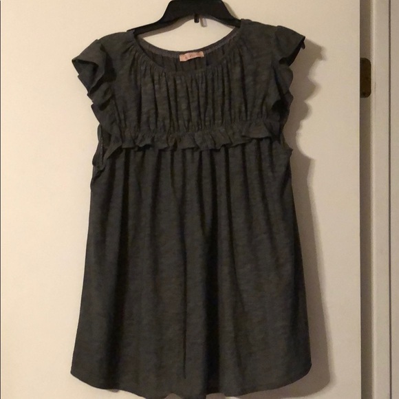 Ces Femme Tops - Ces femme gray short sleeve top.